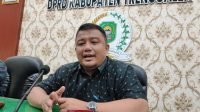 Ketua-Komisi-I-DPRD-Trenggalek-Alwi-Burhanudin-saat-memberikan-keterangan