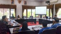 Suasana-rapat-kerja-antara-Komisi-I-DPRD-Trenggalek-dengan-Kominfo-Trenggalek-800x450
